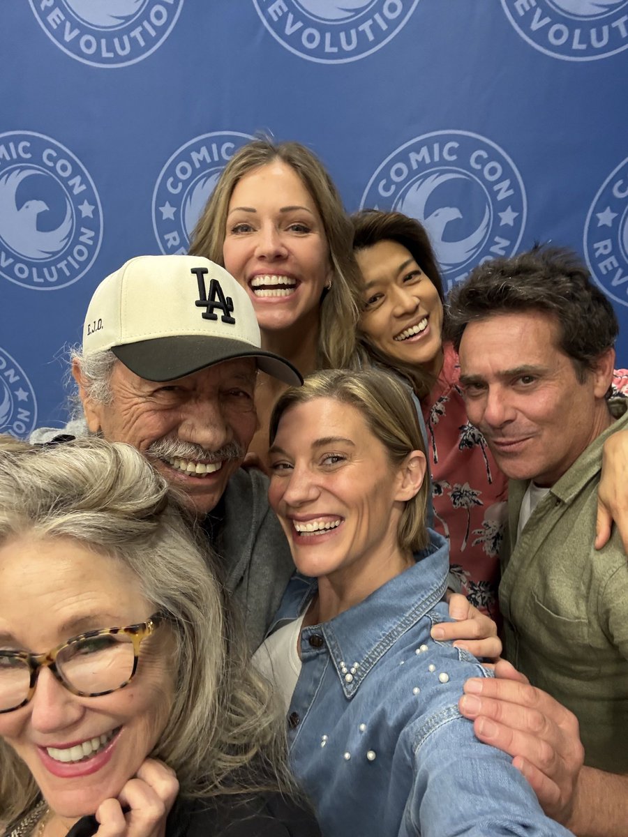 Katee Sackhoff tweet media