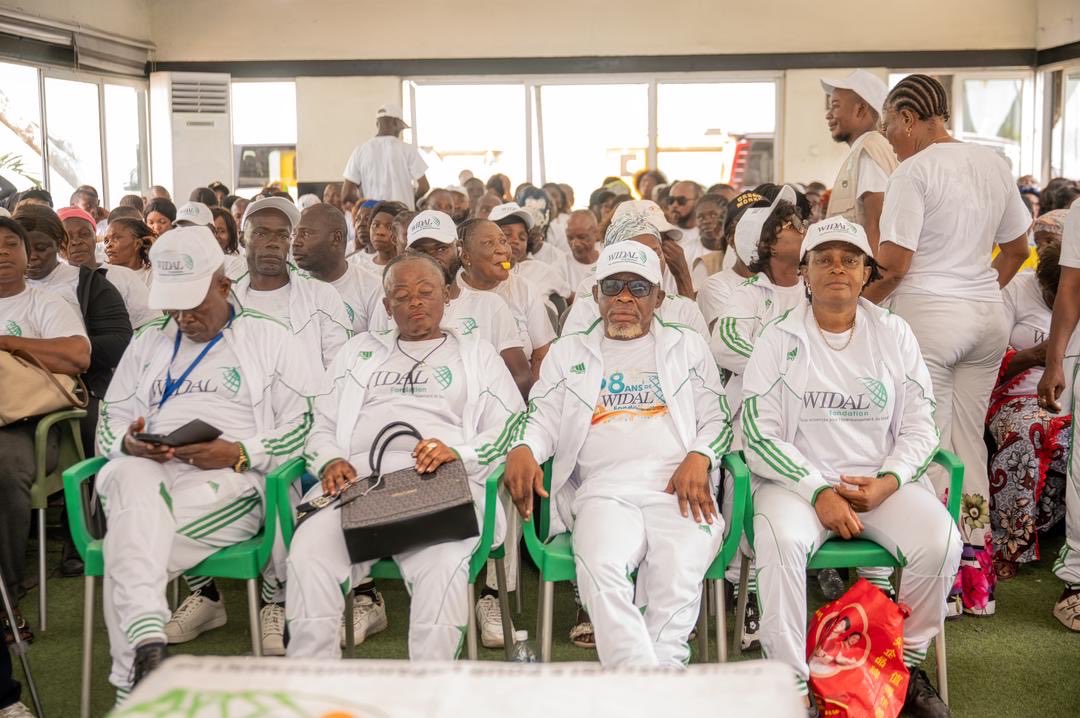 AlphaLima1919's tweet photo. Kinshasa : une marée #humaine accompagne la Marche de Santé de Widal Fondation à Limete

Une ambiance de ferveur et de mobilisation populaire a marqué, ce lundi 18 mai 2026, la grande Marche de Santé organisée par Widal Fondation dans la commune de Limete, à Kinshasa.

Parti de l’Échangeur de Limete, le cortège a parcouru le boulevard Lumumba avant de rejoindre le siège de la Fondation situé sur l’avenue Forgeron, à Limete Première Rue. Tout au long de l’itinéraire, des dizaines de participants, jeunes et adultes, ont affiché leur engagement en faveur de la promotion de la santé et du bien-être communautaire.

Conduite sous la houlette du Coordinateur national, Monsieur Dey Muller, cette activité a démontré la volonté de Widal Fondation de renforcer sa proximité avec la population à travers des actions sociales à fort impact.

La Fondation, dirigée par sa Présidente, Maman Déborah Loando, poursuit ainsi sa vision d’accompagnement social et de sensibilisation communautaire, dans une dynamique impulsée par le Ministre d’État, Maître @Guy_Loando .

Par cette initiative, Widal Fondation confirme son engagement à faire de la santé, de la solidarité et du vivre-ensemble des piliers essentiels du développement communautaire à Kinshasa.

————————

CellCom Widal Fondation
