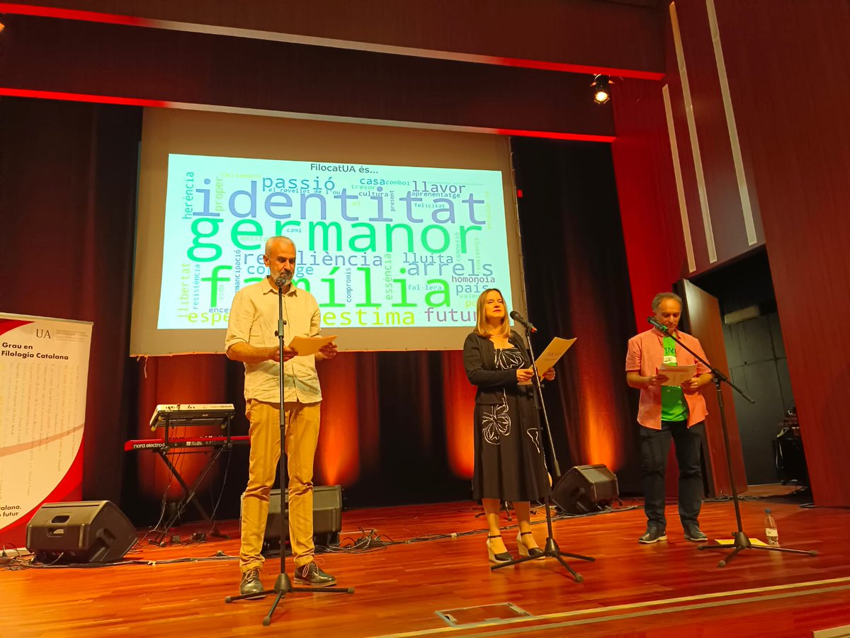 Catalana_UA's tweet photo. 40 anys de Filologia Catalana a la Universitat d'Alacant 💛

Gràcies a tots i a totes per fer-ho possible!✨🥰 https://t.co/QLTcUGcjFM