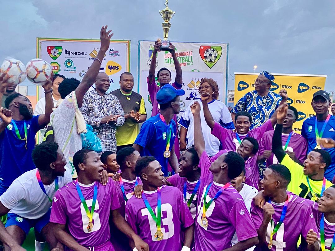 ZBalouki's tweet photo. Le partenariat entre le groupe Neddel et le consortium Covitrans mise sur le sport, l’innovation et l’investissement pour promouvoir les talents togolais jusqu’au #Brésil. Deux jeunes joueurs ont déjà été détectés pour poursuivre leur formation à l’international.

#Togo #Football https://t.co/DFpYRT8N0f