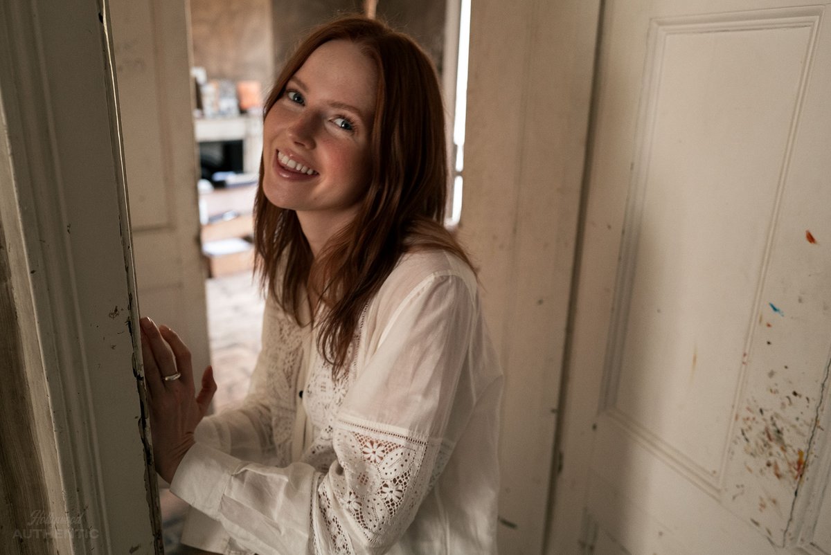 updatesellie's tweet photo. Ellie Bamber photographed by Greg Williams for Hollywood Authentic. https://t.co/FmWMwv0vj8