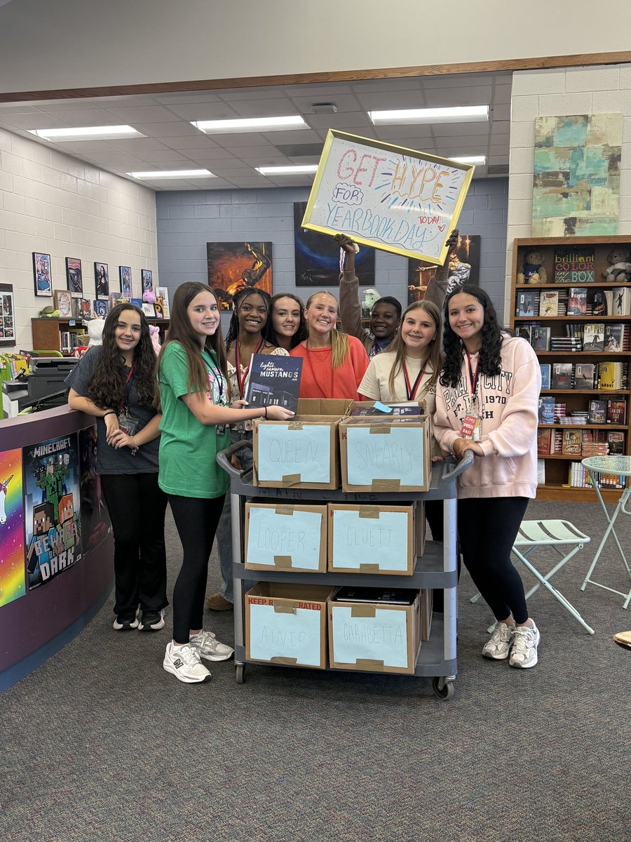 Mauldin_Middle's tweet photo. The 25-26 yearbook staff delivered the sharpest looking yearbooks! The 26–27 yearbooks staff helped! We still have a few yearbooks, if you are interested bring $50 cash or check to the media center. https://t.co/nCsfKdhBmW