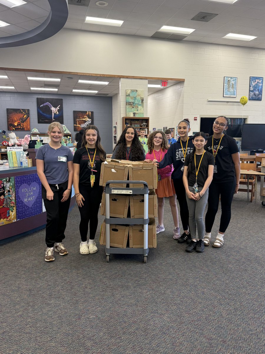 Mauldin_Middle's tweet photo. The 25-26 yearbook staff delivered the sharpest looking yearbooks! The 26–27 yearbooks staff helped! We still have a few yearbooks, if you are interested bring $50 cash or check to the media center. https://t.co/nCsfKdhBmW