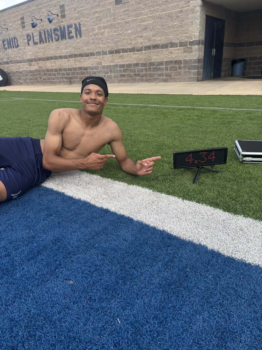 qaim_butler's tweet photo. 4.34 40 yard dash https://t.co/qXFN7UW3nc