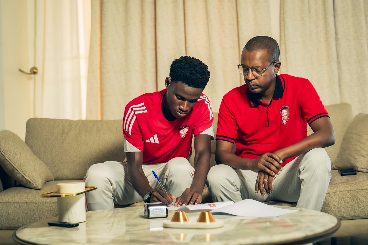Vision__FC's tweet photo. Salum Mohammed has signed a contract that will keep him in Vision FC until 2031, in a move that is fully in line with the club’s sporting strategy, which is heavily focused on youth and talent.

Let’s go, Salum 🖤❤️ https://t.co/nZDvilUvFr