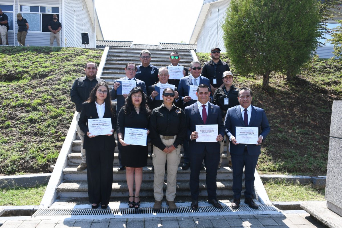 UCIPSPue's tweet photo. En la #UCIPS se realizó la ceremonia de honores a la bandera, un acto que fortalece el sentido de identidad, disciplina y vocación de servicio. 🇲🇽 https://t.co/vDcyO44Q3G