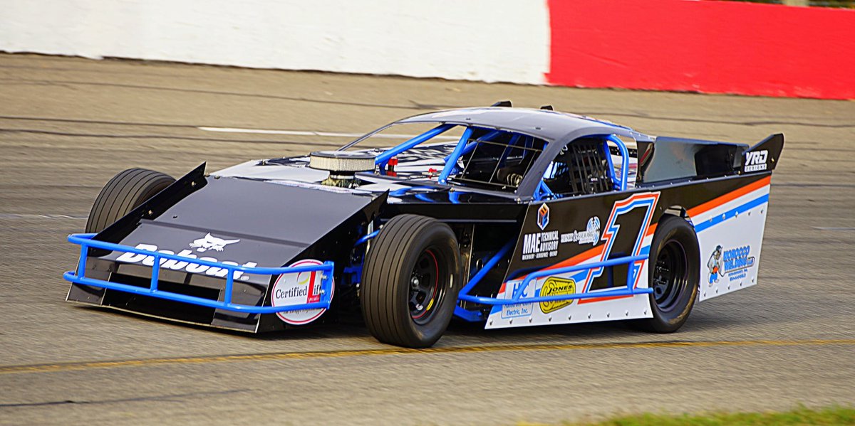 CertifiedLift's tweet photo. 🏁 Great night at Jennerstown Speedway on Saturday! Dale Glessner drove the #1 Certified Lift Specialists Modified to an impressive 2nd place finish, while Doug Glessner battled his way from 8th to a strong 4th place finish in the #17G! 💪🏁 https://t.co/aVrg3f1n4G