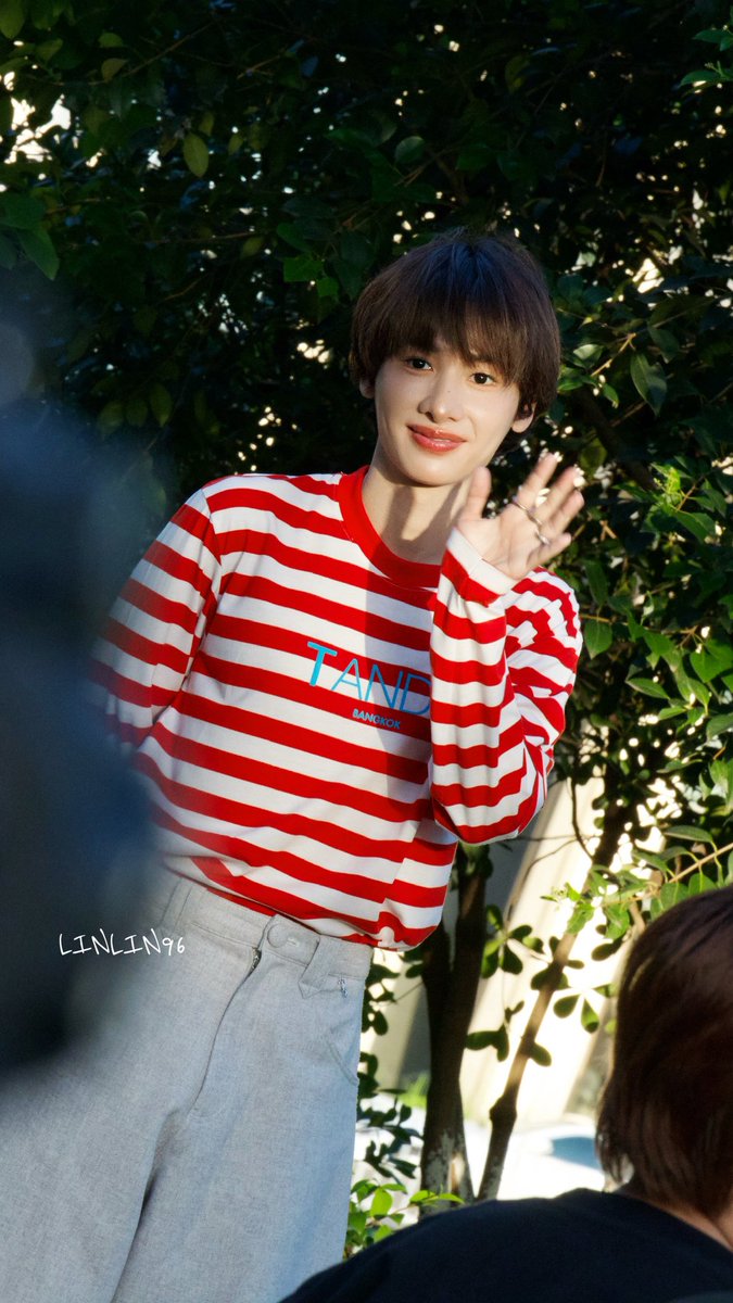 Augustyy96's tweet photo. 🍃🤏🏻
sunshine 

 #GunFanSigninHangZhou
#กันอรรถพันธ์ 
#GunAtthaphan https://t.co/0sQYT9Klxp