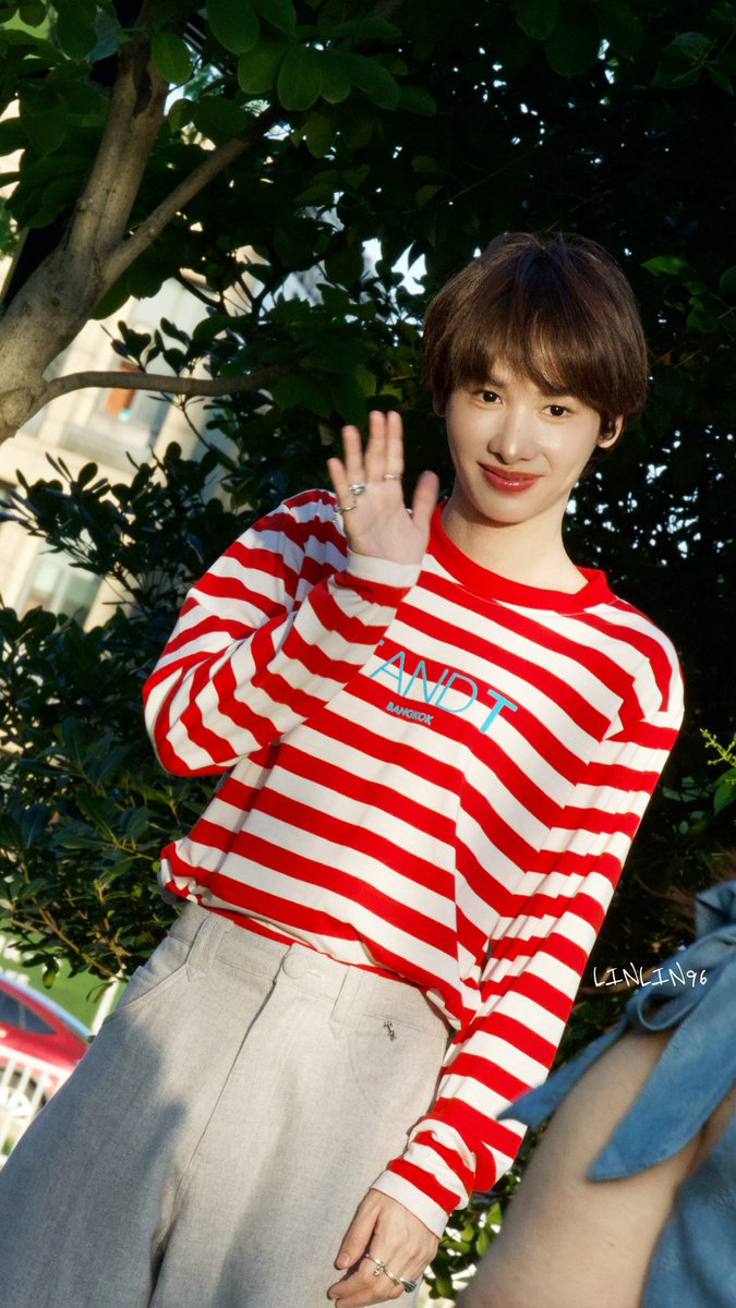 Augustyy96's tweet photo. 🍃🤏🏻
sunshine 

 #GunFanSigninHangZhou
#กันอรรถพันธ์ 
#GunAtthaphan https://t.co/0sQYT9Klxp
