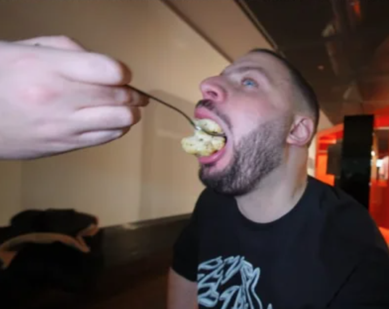 RybsonDota_'s tweet photo. @BIGWOJEK Obrzydlistwo… https://t.co/mCFJe26Q1F