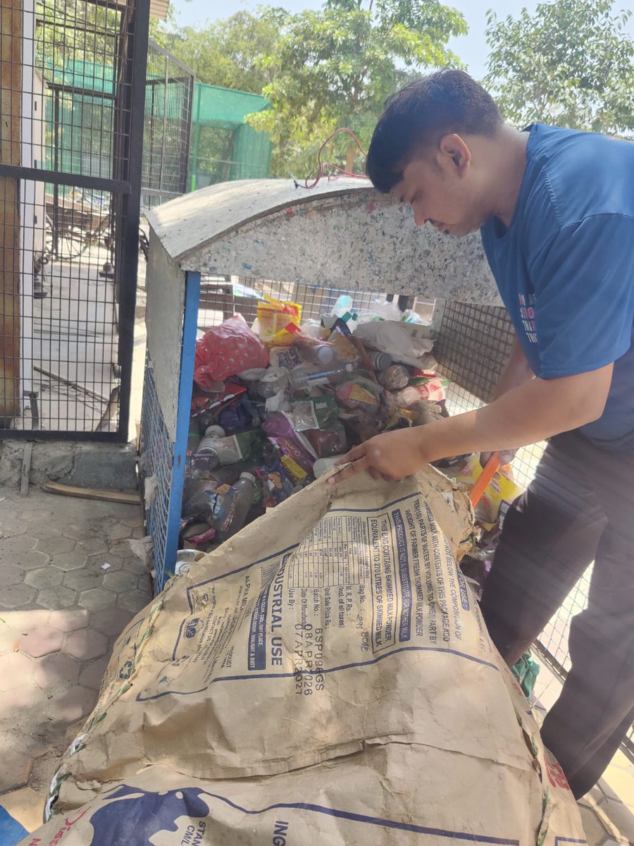 DavpeSchool's tweet photo. Under guidance of principal Ms Sonia Malik,Interact Club Ray Of Hope along with Eco club organized a "SAY NO TO PLASTIC"campaign as part of Earth Day 2026 Celebration on April 20,2026 @Rotary3011 @RIDistrict3011 @3011interact @NEP2020 @SDG2030 @peopleofaction https://t.co/jeu4omz08x