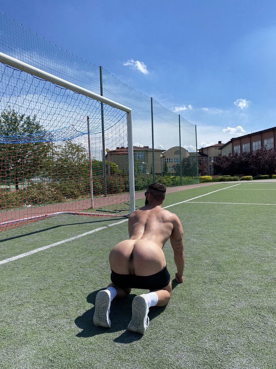 thtbs8's tweet photo. him: let’s play 

🐰me: https://t.co/HU0svVyKFj