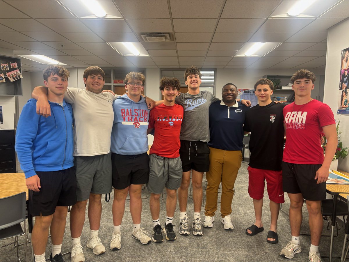 LandennJ15's tweet photo. Thank you @CoaJ_Myrick and @MidlandU_FB for stopping by and the camp invite!! https://t.co/dBEBksGW4J