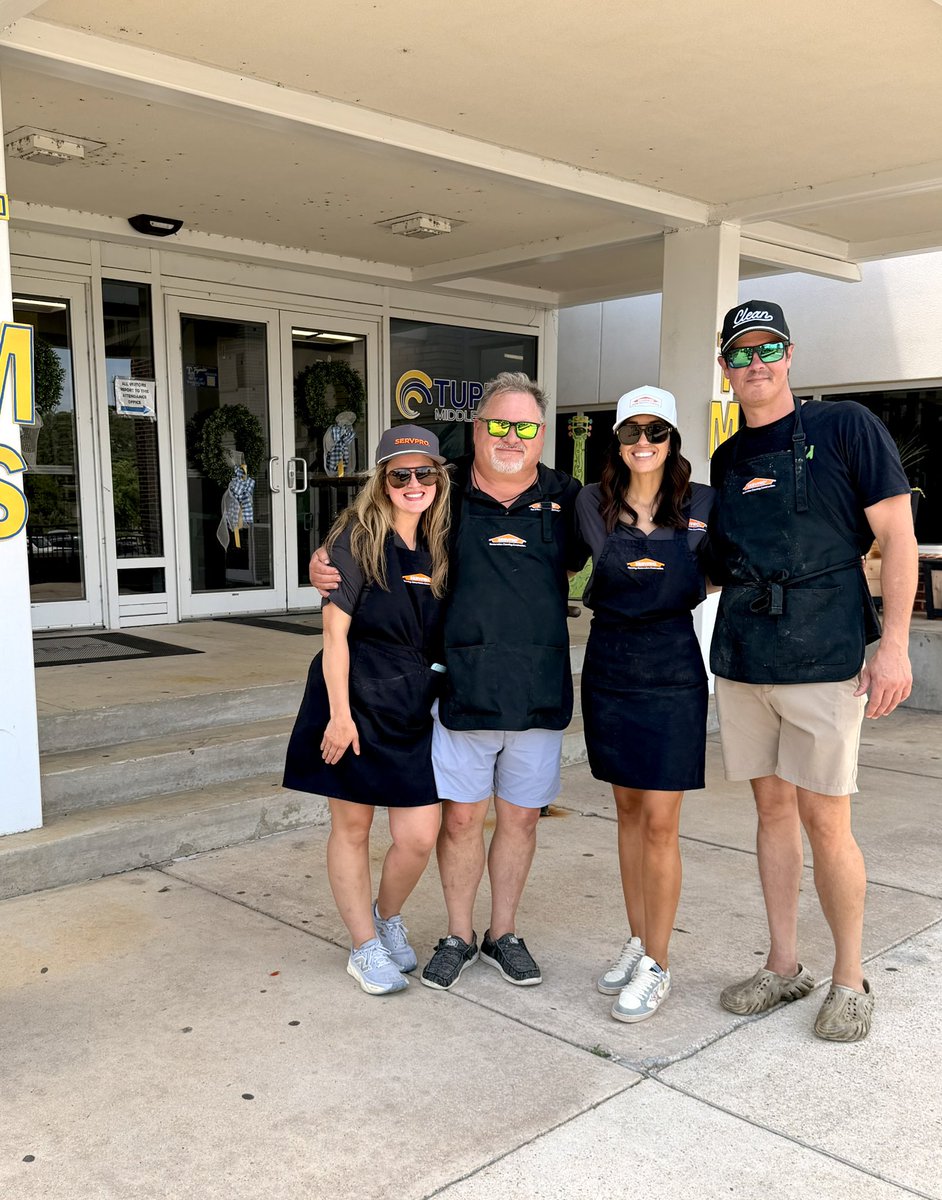 TupeloMiddle's tweet photo. Thank you ServePro for a TMS fish fry!! Teacher Appreciation weeks is off to a great start for our Tupelo Middle teachers!! 🤍 https://t.co/m4saQIPcyL