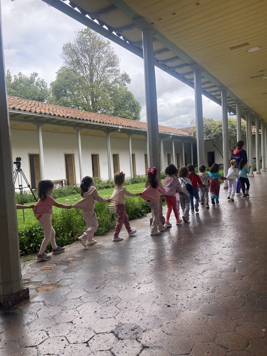 Tania_navarret's tweet photo. La esperanza está en los nuevos públicos #18M #MuseosAbiertos  
#SoyMuseo  
#ArteYCultura  
#VisitaUnMuseo #MuseosEcuador  
#MuseosCuenca  
#MMAM  
#PatrimonioVivo  
#CiudadCreativaUNESCO https://t.co/ulgJ9Lp84s