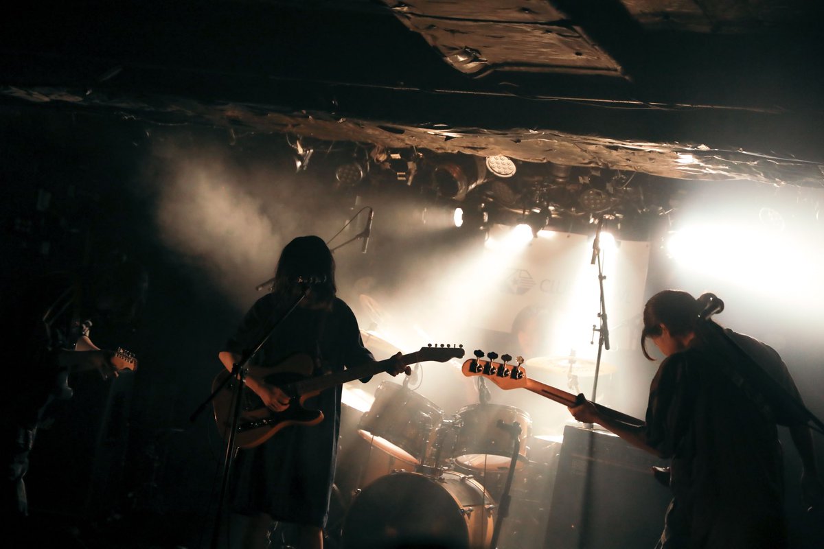 AoAu_official's tweet photo. ♬本 日 の ＡｏＡｕ♬

★✴︎2026.05.18 ✴︎★
渋谷 CLUB CRAWL pre. 『Crawls』

❶monsoon
❷ランドリー
＊
❸神様
❹天使の歌
❺サイダー

ありがとうございました！

photo by 上石千聖 https://t.co/Mk6gbaiqol