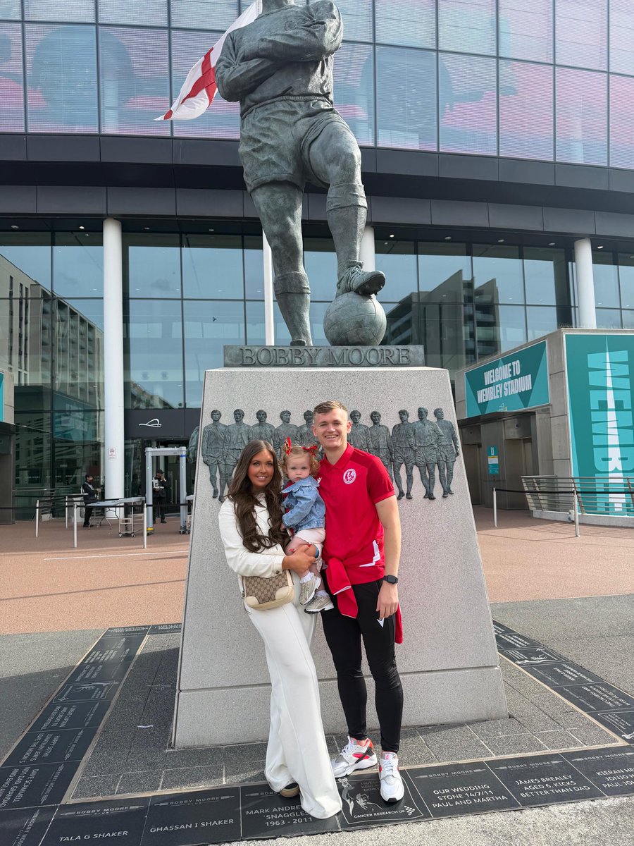 _teddystacey's tweet photo. Unbelievable day - FA Vase Finalist 
A day that will stay with me forever, gutted we couldn’t win it for the club, management and fans. 
But seeing my family and friends in the stands cheering me on at Wembley is what dreams are made of. 
Thank you @CockfostersFC 🐓🫡👏🏼 https://t.co/skVhAMBTnk