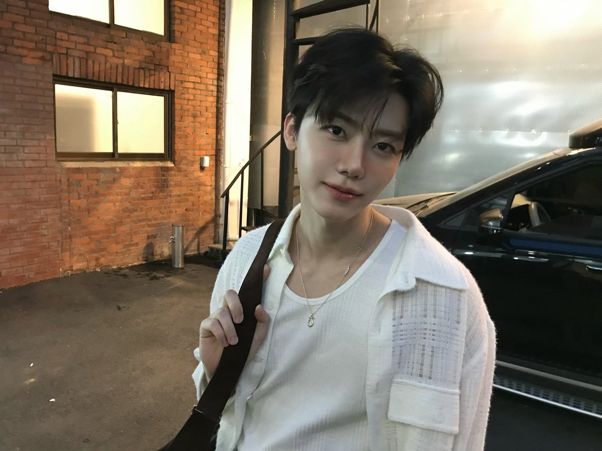 ⋆𐙚₊ a - narcissism ˚⊹♡ tweet media