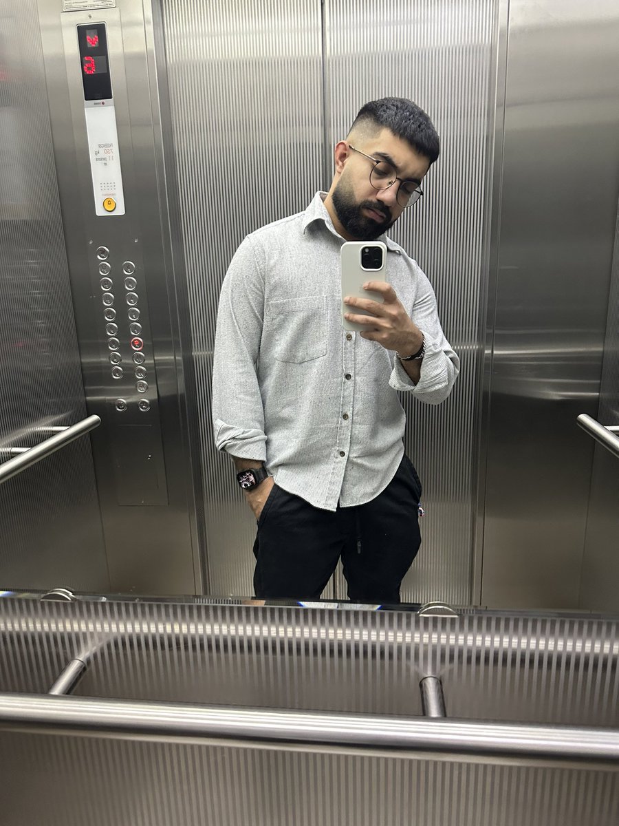 کلاغ tweet media