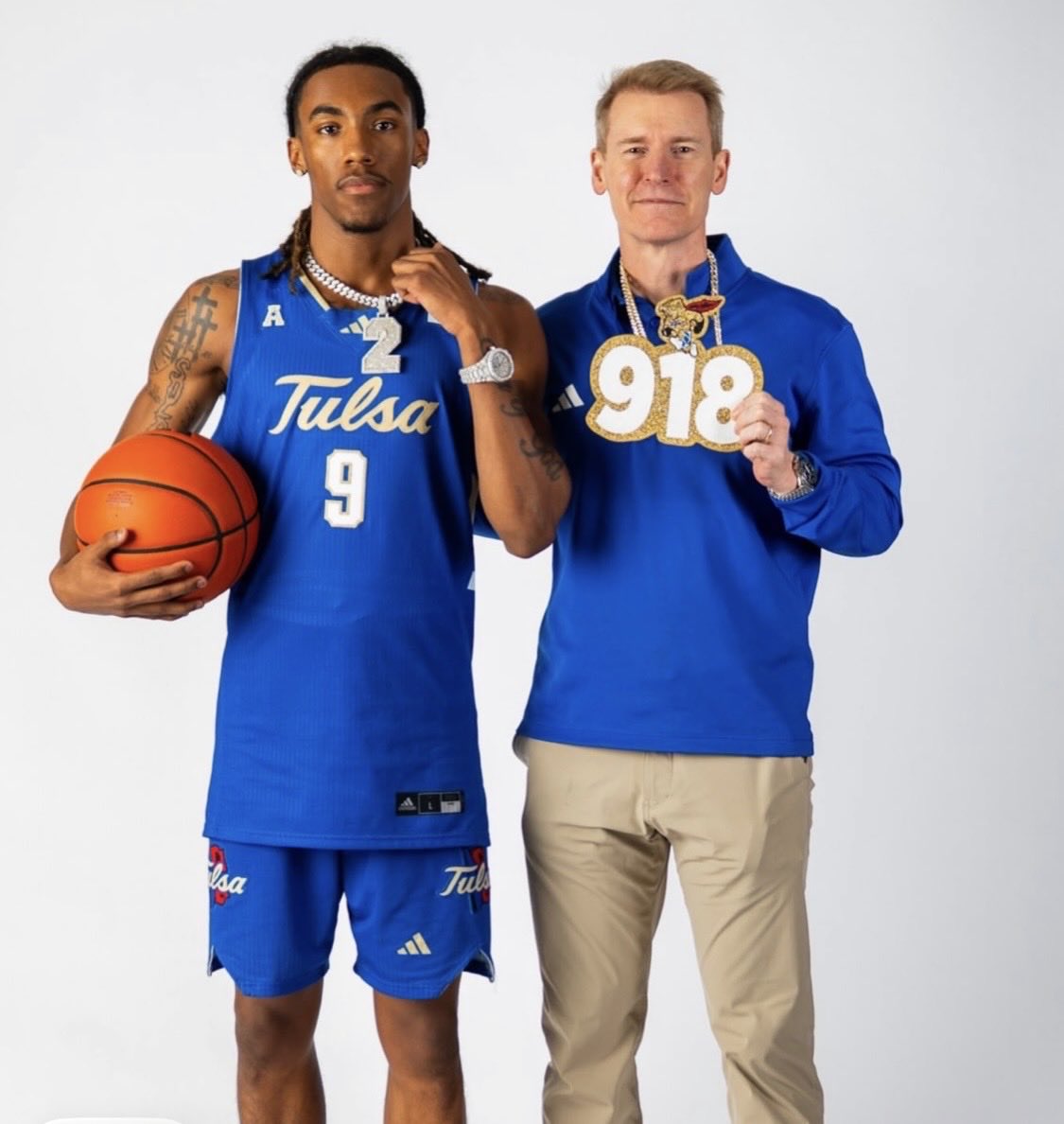 105KJAMZ's tweet photo. Oklahoma City native and former Norman North standout Jeremiah Johnson has committed to attend school and play basketball at Tulsa University! Johnson transfers from Campbell University. @jeremiah22pg @TulsaMBB https://t.co/BOdtD0qYFl