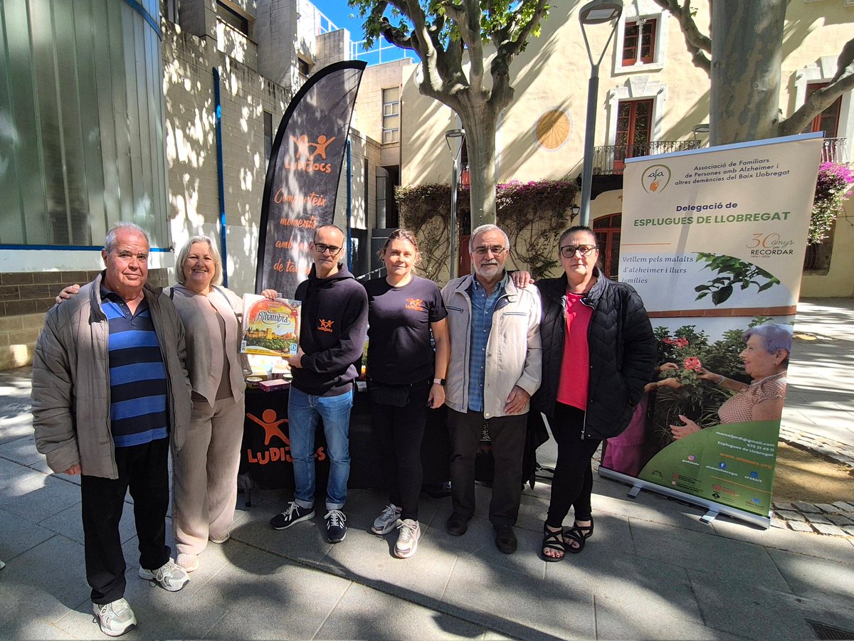 AFABAIXLLOB's tweet photo. ESPLUGUES👋
Dissabte al matí, grans i petits, van compartir amb nosaltres i amb #Ludijocs un matí magnífic de jocs de taula a l'aire lliure.
#MesDeLaGentGran
#DelegacióEsplugues
#FafacAlzheimer
#AfaBaix https://t.co/aCBKWAzw3v
