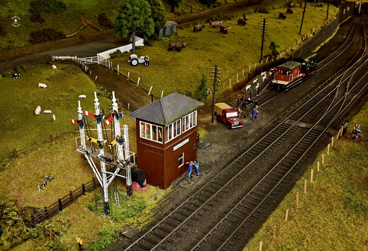 DougieCoullPix's tweet photo. O Gauge Group layout at Bo’ness station.

#photography #trains #bkrailway #railway #modelrail #ogauge #modeltrains https://t.co/2l687cTgpM