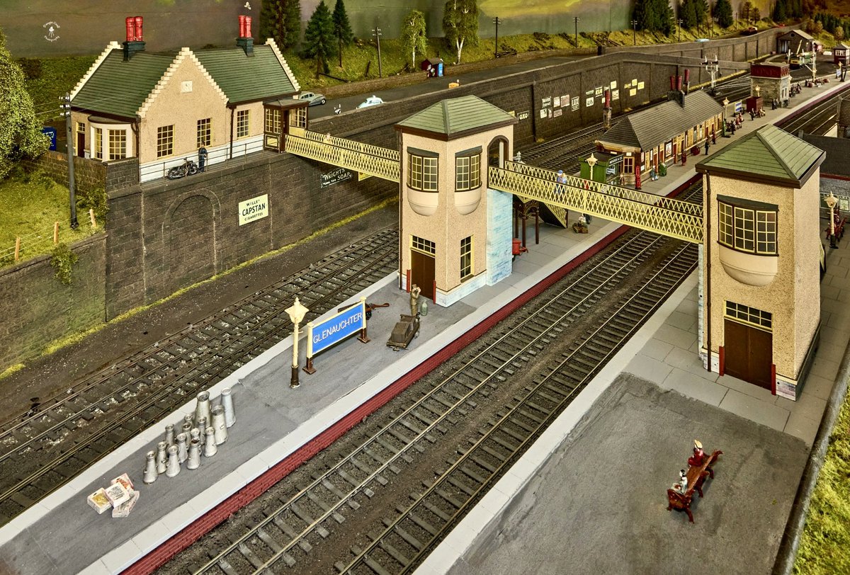 DougieCoullPix's tweet photo. O Gauge Group layout at Bo’ness station.

#photography #trains #bkrailway #railway #modelrail #ogauge #modeltrains https://t.co/2l687cTgpM