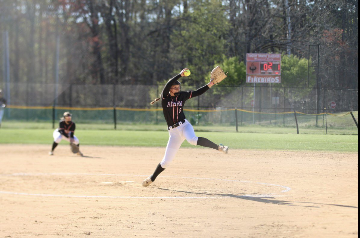 kendallpeed_4's tweet photo. Freshman year ended in the third round. We went 15-10 against touch competition this season! I was also honorable mention in the TNAC conference. Already looking forward to the next! 🧡

.389 BA
.891 FPCT
27.2 IP
29 SOs
2💣

@MichaelG_68 @flaathletics @EllisStarz @CoastRecruits https://t.co/d0Oi2f8nf3