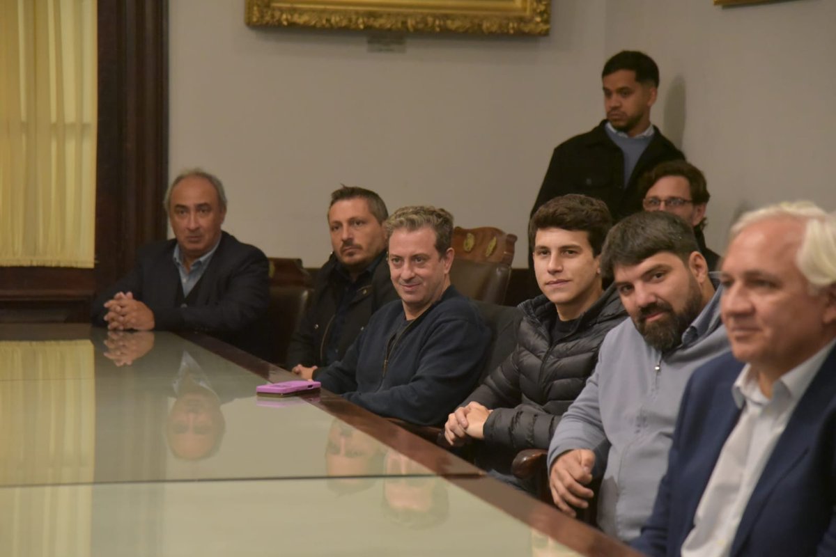 JuaneEBP's tweet photo. Junto al gobernador @JPValdesok, seguimos fortaleciendo el trabajo entre el sector público y privado para impulsar el crecimiento de Corrientes. https://t.co/h5o1RcG5HC