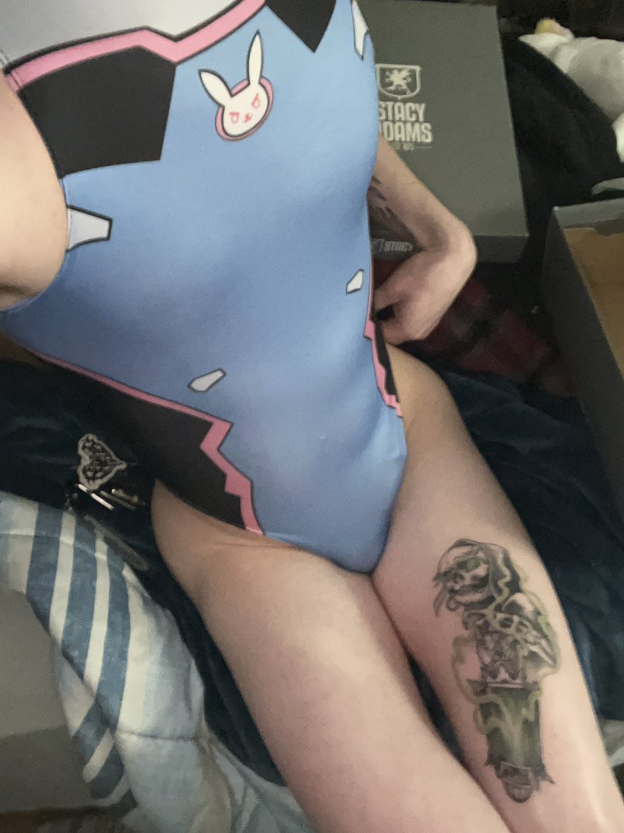 LaylayDongs's tweet photo. Who wants some MASSIVE femboy cock. #nsfw #nsfwtwt #femboy https://t.co/1CR8fWcnWj
