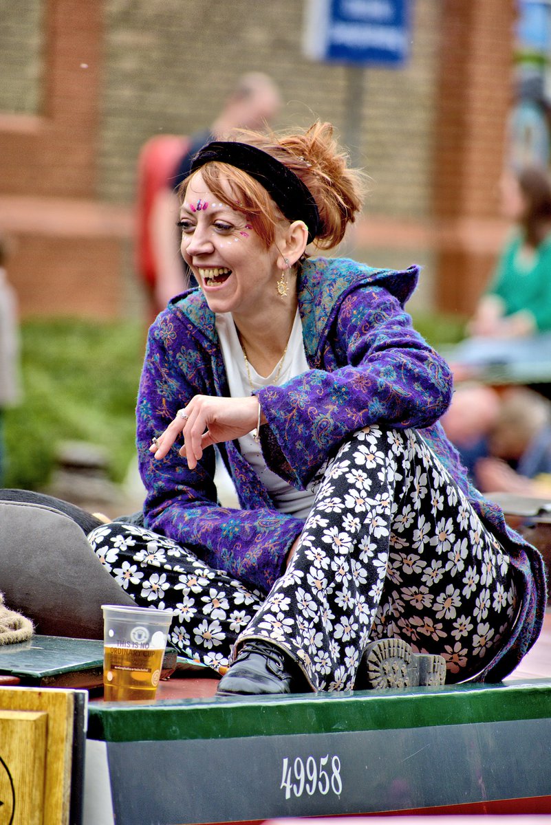 kevmaslin's tweet photo. Definitely a people watching day as everyone enjoyed the #batchworth boat rally over the weekend. Lots of #smileyfaces 
#chasingtheboats 
#canalphotography 
#rickmansworth 
@CanalRiverTrust 
#boatsthattweet https://t.co/QwKakLgUFC