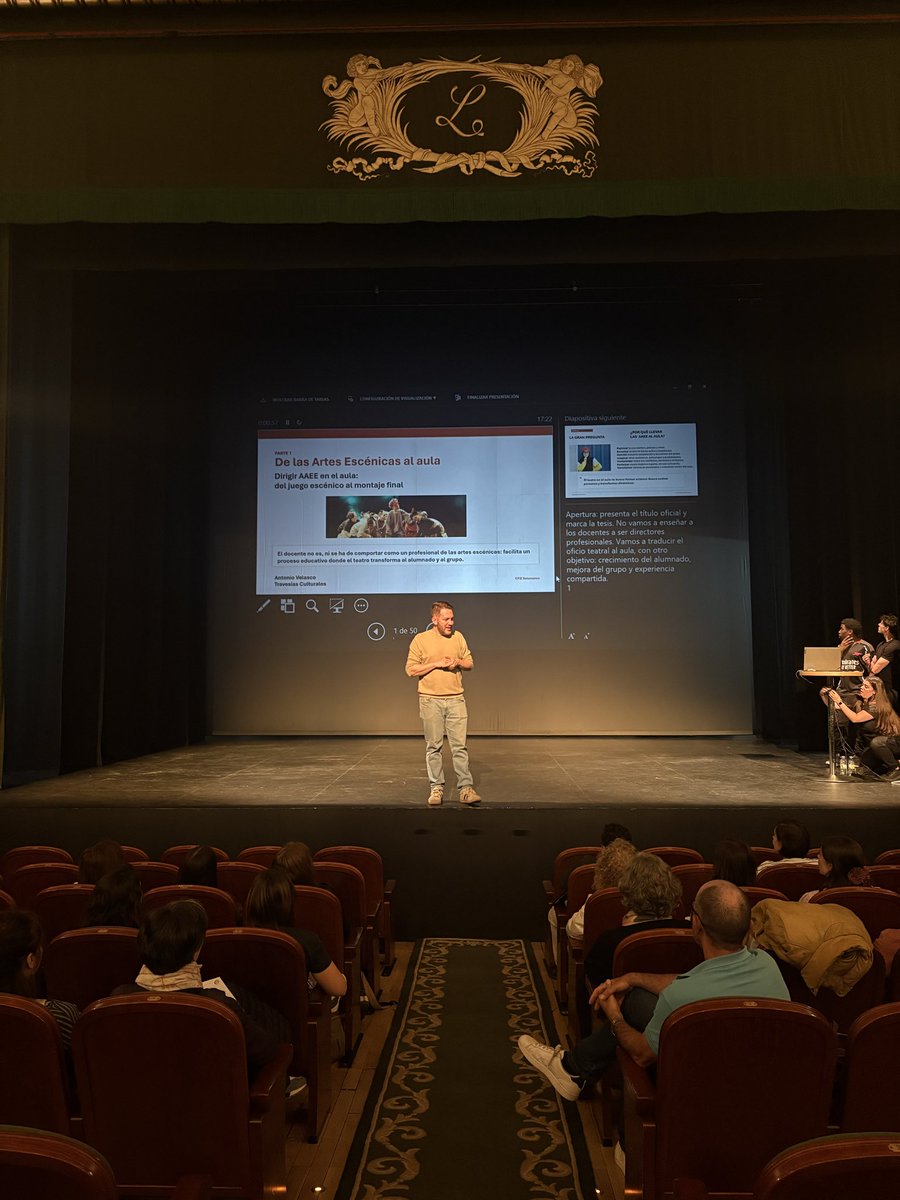 CFIESAleng's tweet photo. Primera sesión del curso: “El aula en escena: herramientas teatrales para docentes” con Antonio Velasco sobre cómo dirigir teatro en el aula🎭 
@cfiesalamanca #formaciónCyL https://t.co/evq7pBxrGo