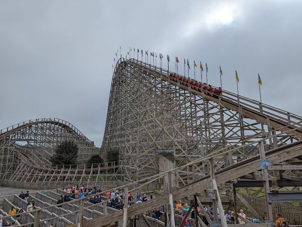 AutoRideCount's tweet photo. Cú Chulainn at Emerald Park is a fun Gravity Group coaster that opened in 2015, have you ridden it? https://t.co/f9nw11dzSH