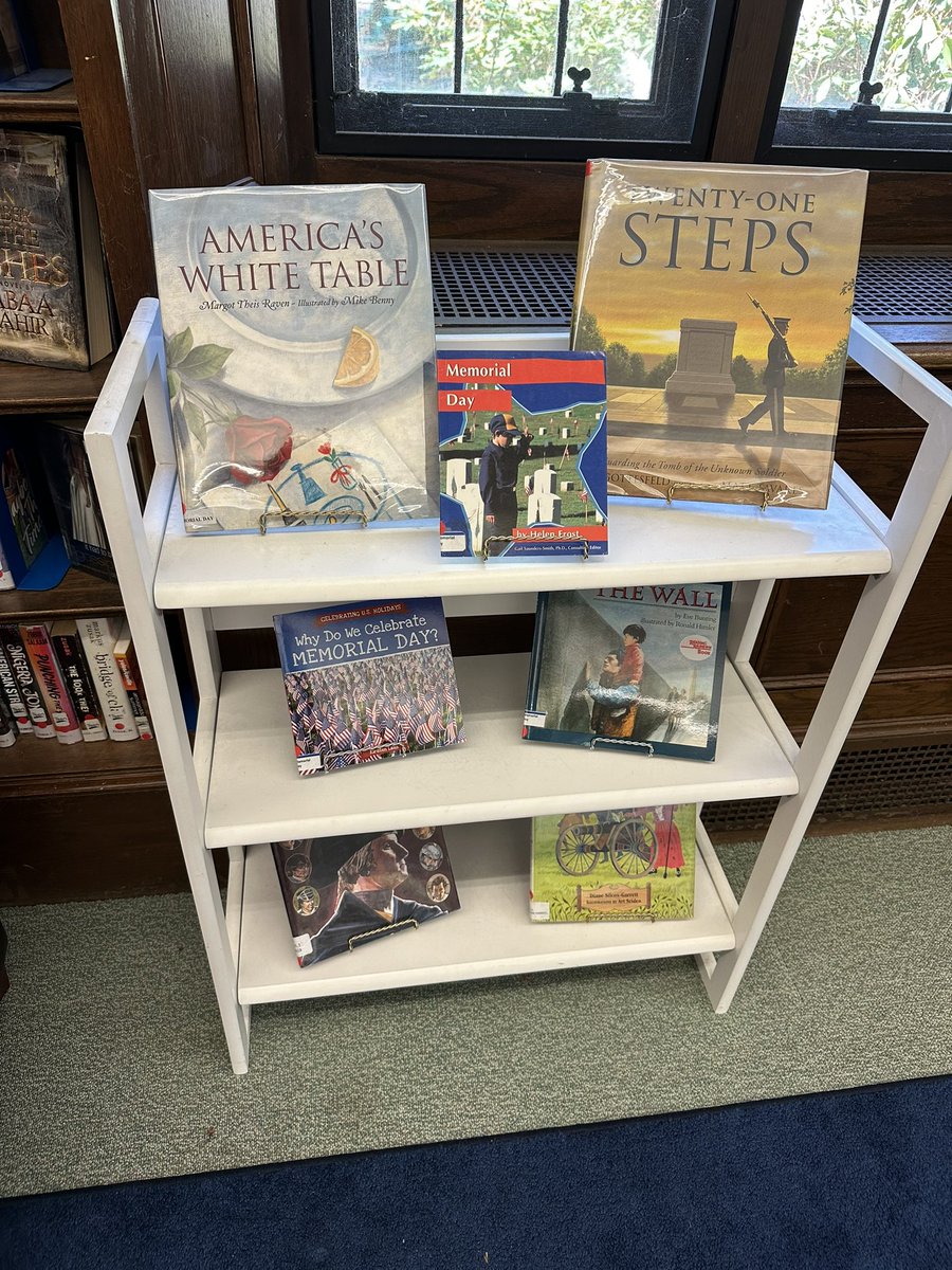 WabanLibrary's tweet photo. Memorial Day is next Monday. Check out our display of books in the children’s section 🇺🇸 https://t.co/oaVjR77lke