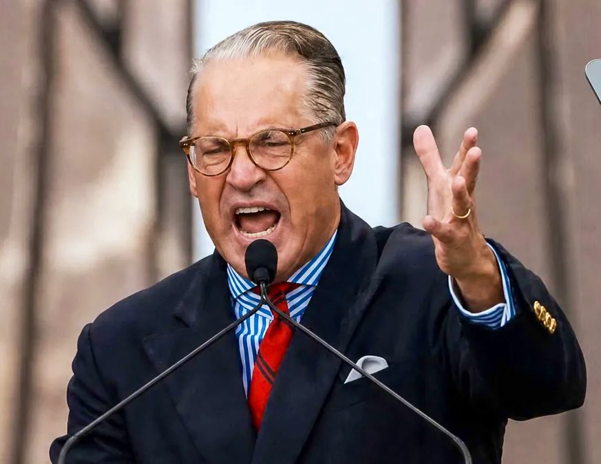 BamaStephen's tweet photo. @factpostnews That is corrupt grifting MAGA Christian Nationalist author Eric Metaxas. NAME HIM! Study him. Expose him. He is a traitor to the very Gospel of Jesus Christ. 

Very major figure in TheoFascism. 

#Ballroom #Rededicate250 #RobertJeffries #FranklinGraham #MarkDriscoll #SeanFeucht https://t.co/gvbkYA9yM3