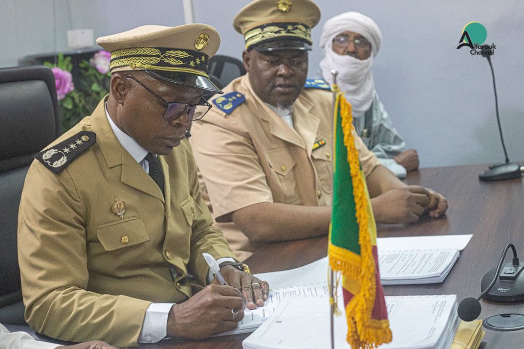 AlfaroukChannel's tweet photo. Tombouctou, 14 mai 2026. Cérémonie de passation de service entre l’ANICT et l’ADR, sous la supervision du Gouverneur et du Président de la Délégation Spéciale. Une réforme majeure pour un appui plus efficace aux Collectivités Territoriales. #Décentralisation #Mali #Tombouctou https://t.co/dJ5Oc5IW8N