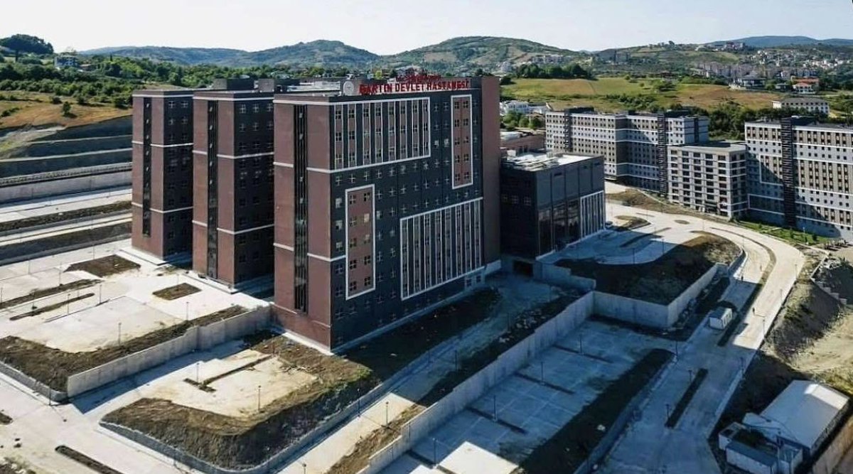BARTINYEREL's tweet photo. Bartın 400 yataklı devlet hastanesi hizmet vermeye başladı. İlk etapta kadın doğum hastanesi yeni hastaneye taşındı. https://t.co/Iq3WDzGdNy