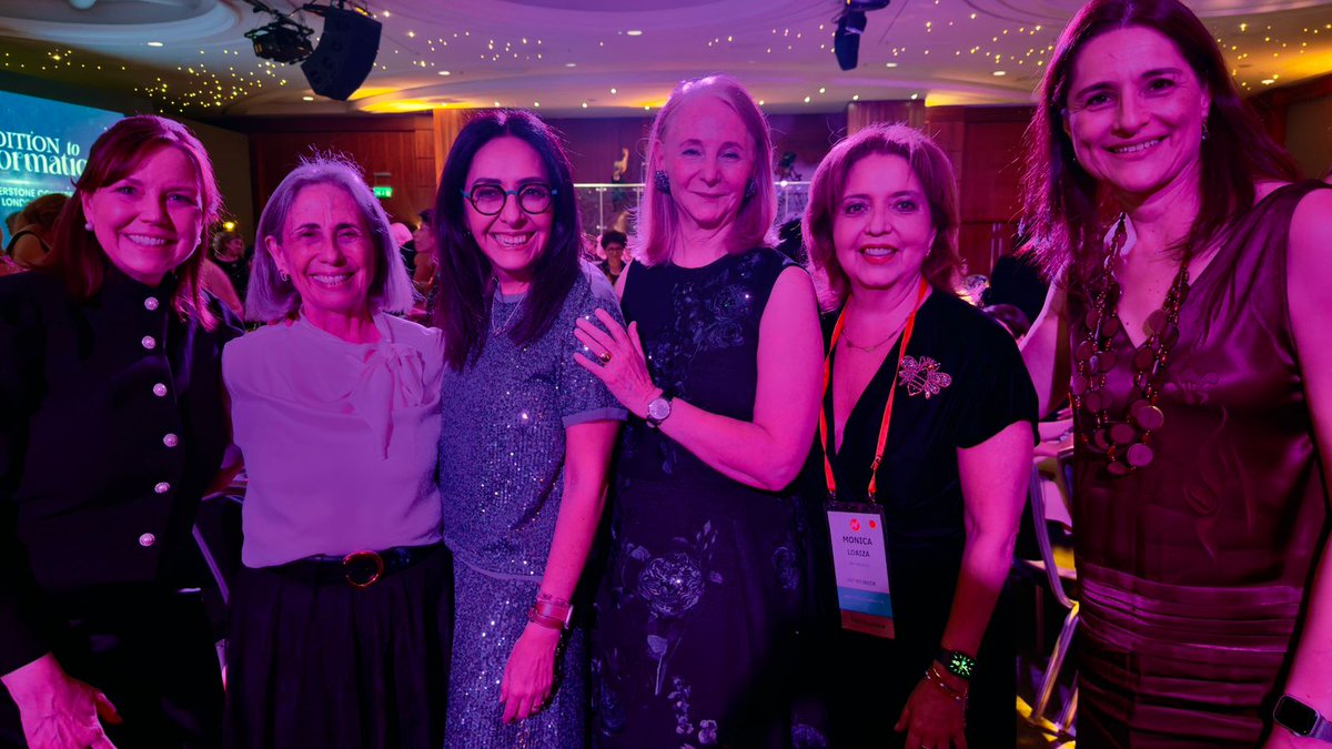 iwfmexico's tweet photo. 🤳Londres reunió a mujeres líderes del mundo. México llegó con fuerza propia
Estas son algunas de las imágenes más significativas del IWF México en la Conferencia de @IWFglobal encuentros, conversaciones y momentos que construyen comunidad a escala internacional https://t.co/DUyEpjrzLN