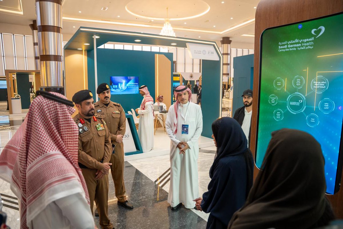 sghgroup's tweet photo. واصلت السعودي الألماني الصحية مشاركتها في منتدى الصحة والأمن في الحج، الذي تنظمه الإدارة العامة للخدمات الطبية بوزارة الداخلية، مستعرضة مبادرات التحول الرقمي وتحالفها الطبي مع مايو كلينك، إلى جانب جهودها في خدمة ضيوف الرحمن عبر فروعها في مكة والمدينة، مؤكدةً التزامها برؤية 2030. https://t.co/Ug4z1PcHaR