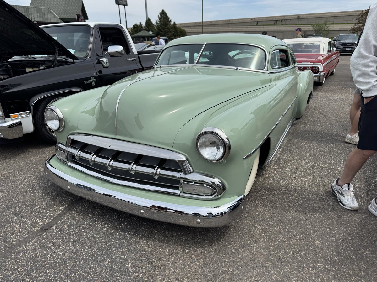 CondosOtsego's tweet photo. If you own some Classics. You should have a fitting space to store or work on them. #Classiccondosuite #carcondo #garagecondo #condosuitesotsego https://t.co/qQ0xet4jkJ