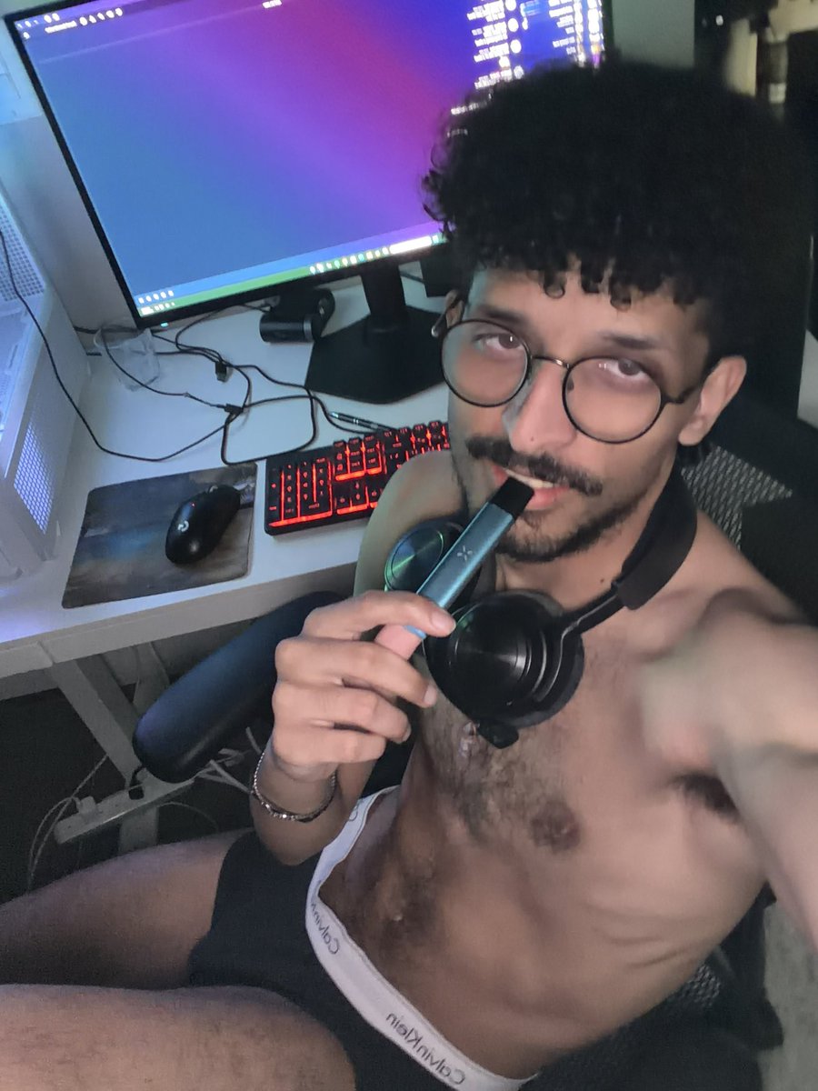 adam 🧃🐛 tweet media