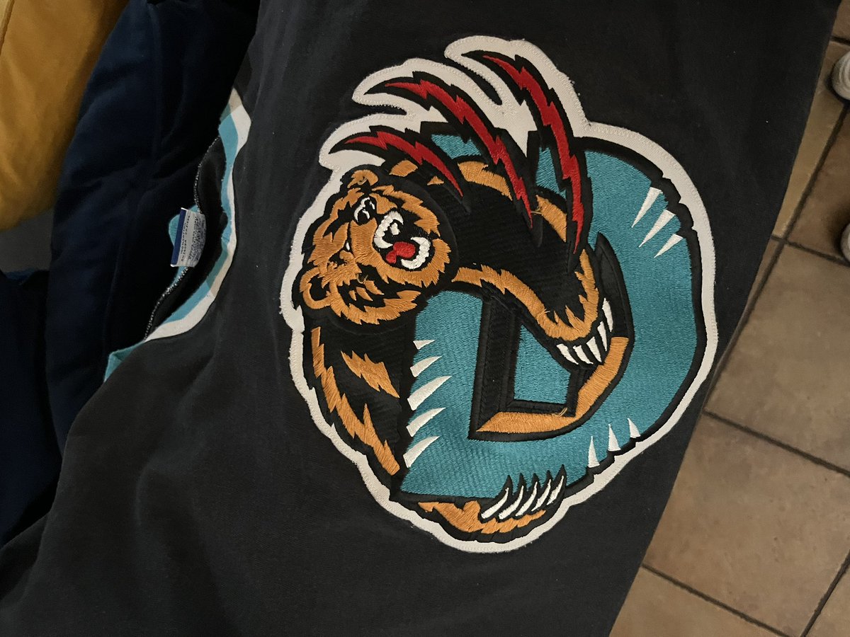 FelipeSATX's tweet photo. @HoopGrids I’ve got some of these gems! https://t.co/JEVNZVgliB