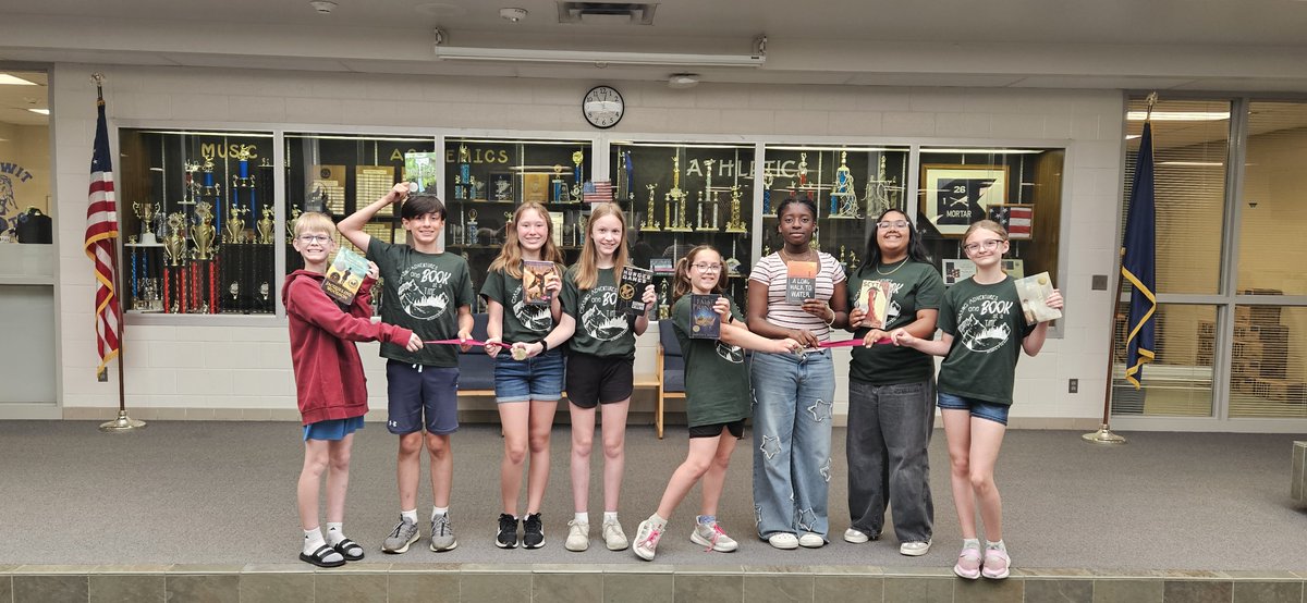 MPS_Kiewit's tweet photo. Kudos to the 6th-grade HAL Battle of the Books Teams for their success at the MPS Book Bowl Competition! 1st place was earned by: Charlotte G., Karyssa M., Blake M., and Dax W.-A.  2nd place was earned by: Sonia D., Mehek I., Charlotte K, &amp; Bella W. Way to go, Colts! @MPS_HAL https://t.co/YpnFrzJtNj