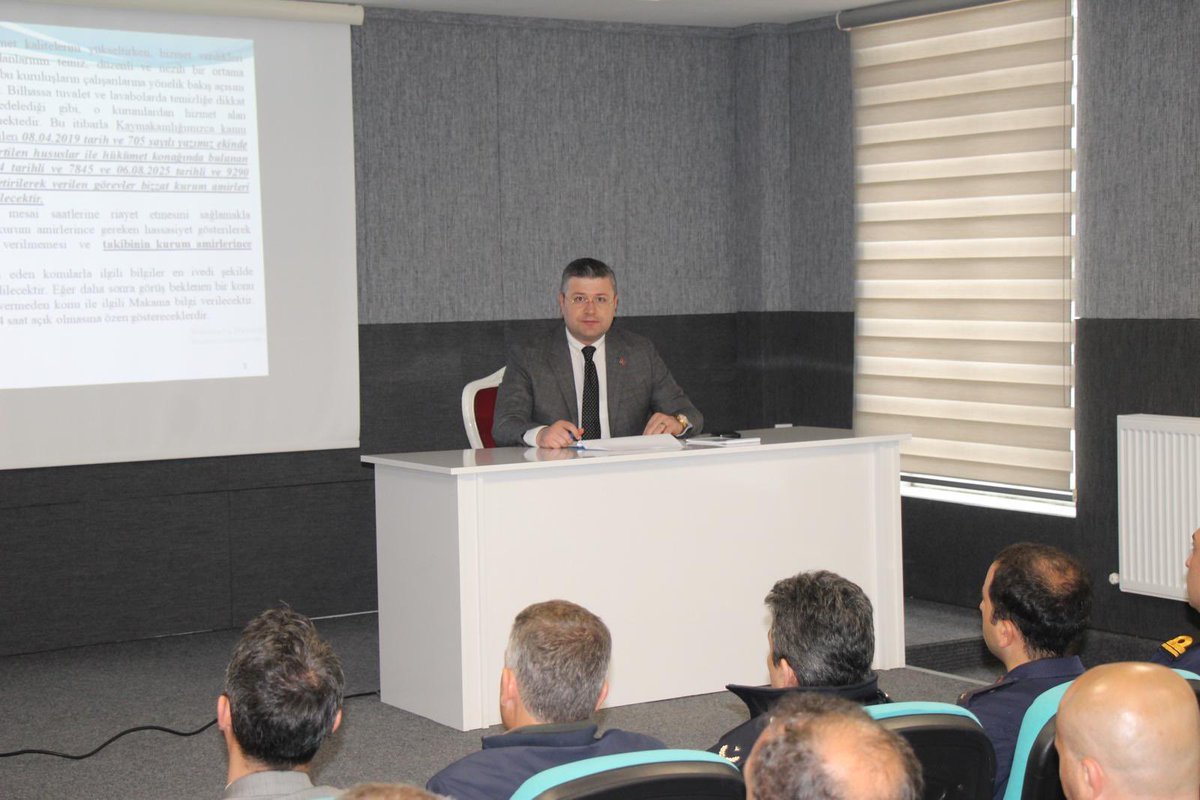 inebolukymk's tweet photo. Kaymakamımız Sayın Necdet Uçar başkanlığında İlçe İdare Şube Başkanları Toplantısı gerçekleştirildi.

5442 sayılı İl İdaresi Kanununun 40. maddesi gereğince Kaymakamlık Toplantı Salonunda kamu kurum ve kuruluşlarının müdürleri ile amirlerinin katılımıyla düzenlenen toplantıda; https://t.co/CvnzrHaiUl