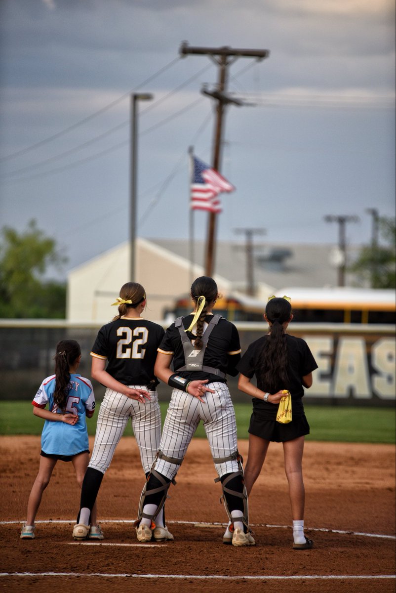 Savy_Vasquez_23's tweet photo. FR. yr has officially come to a close. Fell just short of our goal of getting back to State but definitely a learning experience to build from for another deep run in ‘27! See ya next season! ✌️
#ECSB
32-5 record
District Champs 🏆
6A R4 Finalist
@maggiwelham
@ArriolaSuzette https://t.co/T144sxTGLx