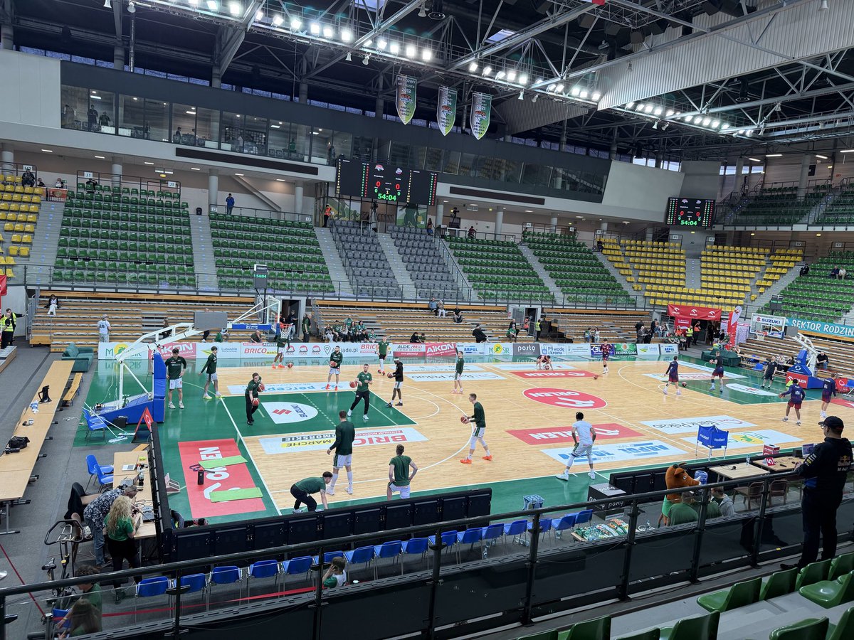 OwenskySpeedway's tweet photo. Zmieniamy scenerię, był stadion @FalubazZG i IPE 500RCC, a teraz czas na @basket_zg vs @KingWilki 😁 #plkpl #speedway #IPE500R https://t.co/WEUOAHlKcW