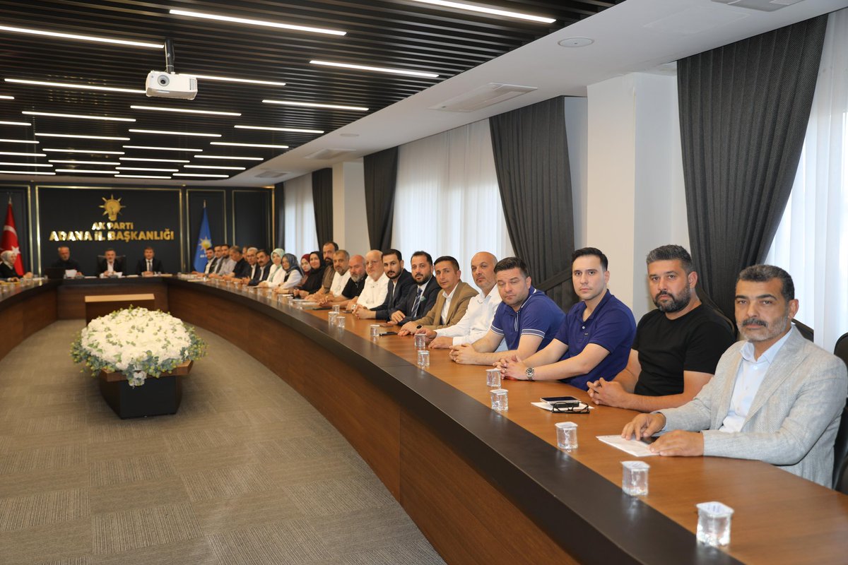 akpartiadanail's tweet photo. Haftalık Olağan İl Yürütme ve Yönetim Kurulu Toplantımız, İl Başkanımız Sayın Tamer Dağlı’nın başkanlığında gerçekleştirildi.

Toplantıda teşkilat çalışmalarımız, saha faaliyetlerimiz ve Adanamıza dair gündem başlıkları değerlendirilerek istişarelerde bulunuldu.

Birlik ve ortak akıl anlayışıyla Adana için çalışmaya kararlılıkla devam ediyoruz.