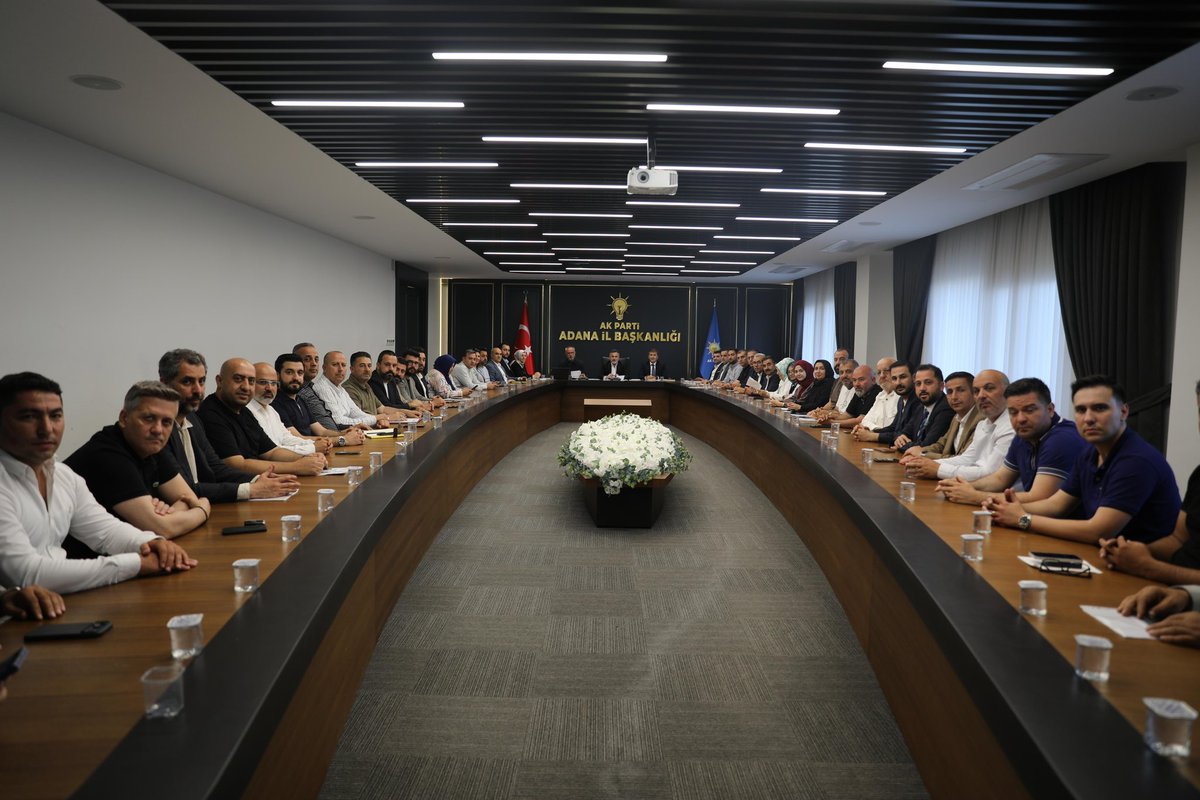 akpartiadanail's tweet photo. Haftalık Olağan İl Yürütme ve Yönetim Kurulu Toplantımız, İl Başkanımız Sayın Tamer Dağlı’nın başkanlığında gerçekleştirildi.

Toplantıda teşkilat çalışmalarımız, saha faaliyetlerimiz ve Adanamıza dair gündem başlıkları değerlendirilerek istişarelerde bulunuldu.

Birlik ve ortak akıl anlayışıyla Adana için çalışmaya kararlılıkla devam ediyoruz.