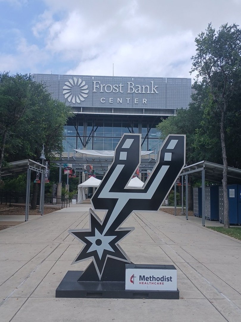 WembysCastle's tweet photo. Already here! GO SPURS GO #PORVIDA

WHO'S READY FOR GAME 1! https://t.co/zLzxxfW97N