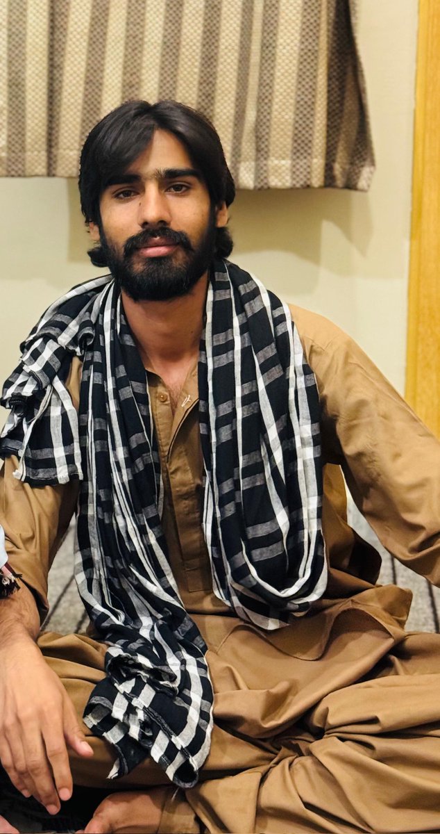 SaqibBaloch_7's tweet photo. Kambeer khan son of Ali Muhammad who is a student of Archeology at QAU and member of BSC Islamabad, was forcibly disappeared yesterday at around 9:00 PM near I-8 Markaz, Islamabad.
#ReleaseKambeerBaloch
#SaveBalochStudents https://t.co/Yh4Pr31exz